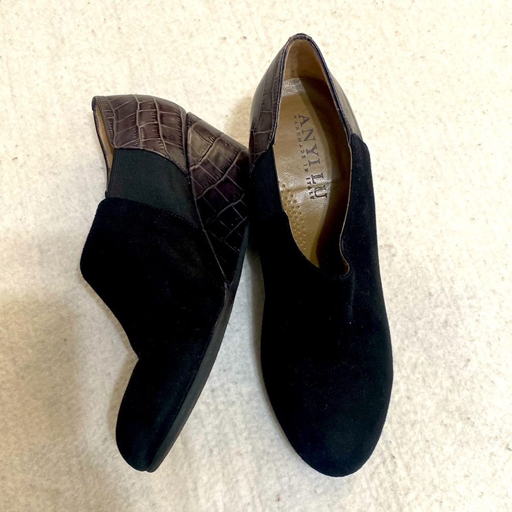 Anyi Lu black suede booties. Size 38 (7.5us)